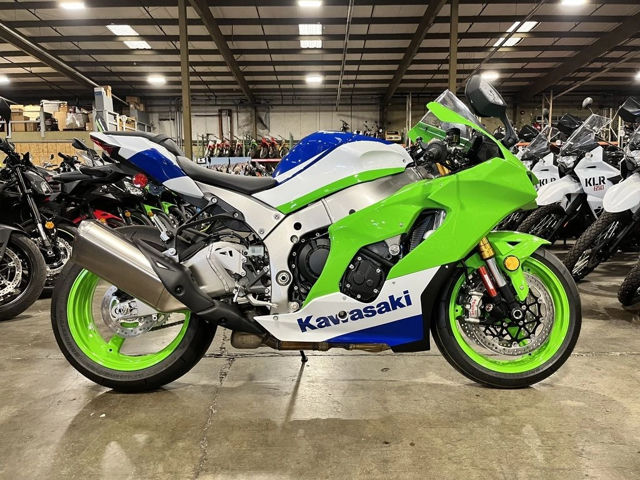 2024 Kawasaki Ninja® ZX™-10R 40TH ANNIVERSARY photo 2