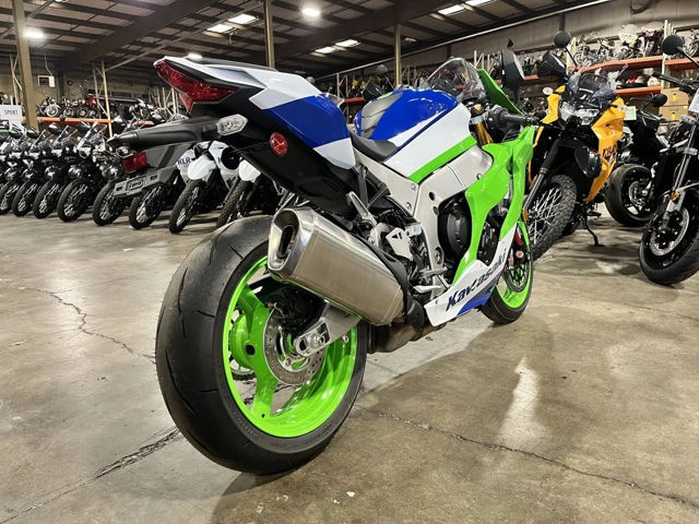 2024 Kawasaki Ninja® ZX™-10R 40TH ANNIVERSARY photo 5