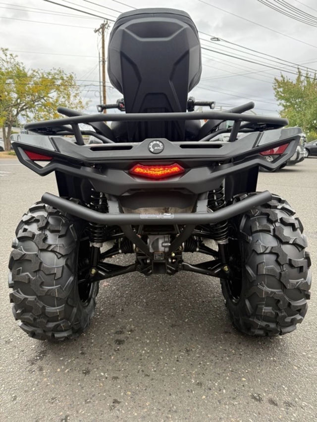 2027 Can-Am Outlander MAX XT 700 photo 3