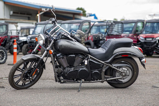 2024 Kawasaki Vulcan® 900 Classic Custom photo 10