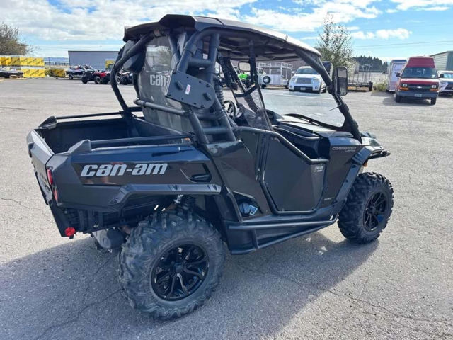 2018 Can-Am Commander™ LIMITED 1000R photo 4