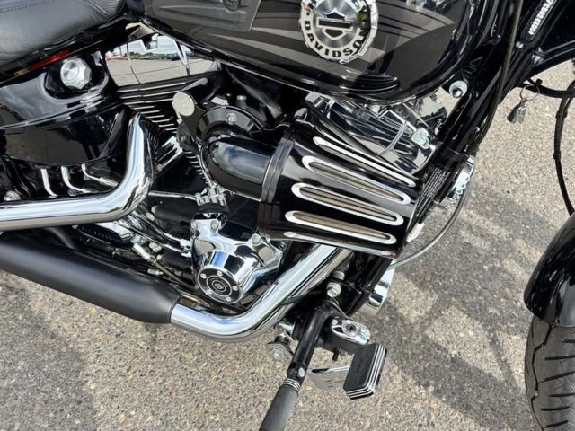 2016 Harley-Davidson FXSB - Softail® Breakout® photo 3