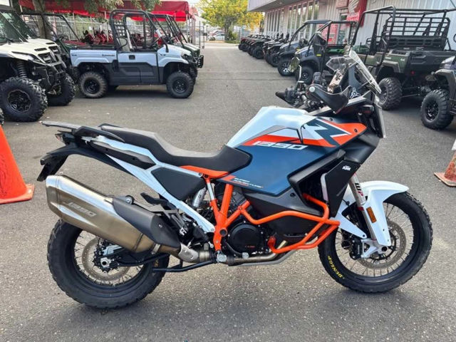 2026 KTM 1390 Super Adventure R photo 3