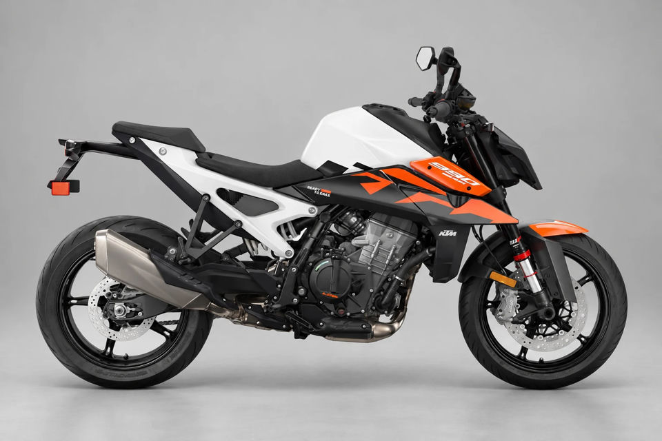2027 KTM 990 Duke photo 1
