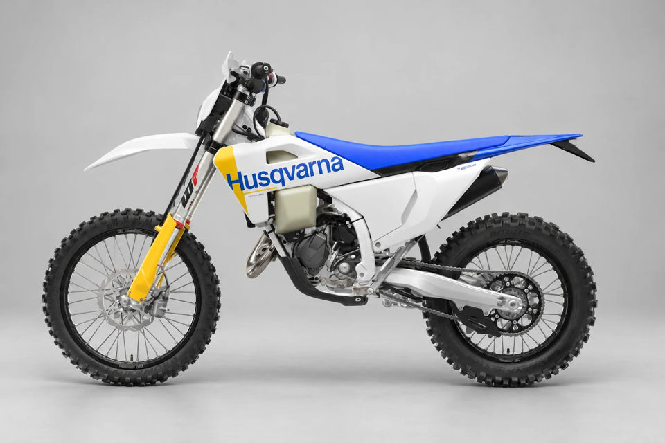 2027 Husqvarna TE 150 photo 2