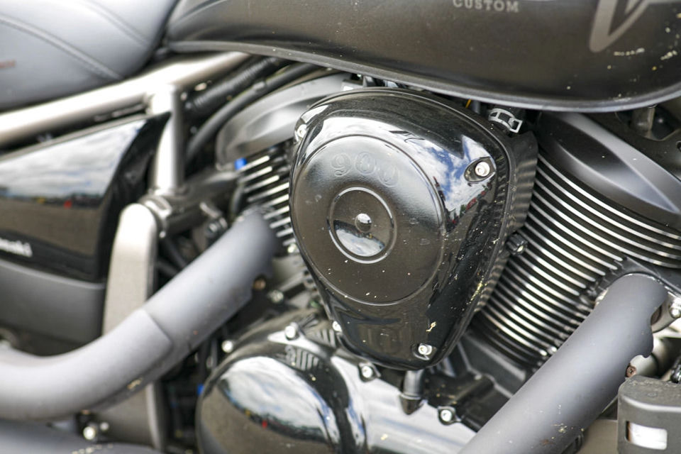 2024 Kawasaki Vulcan® 900 Classic Custom photo 3