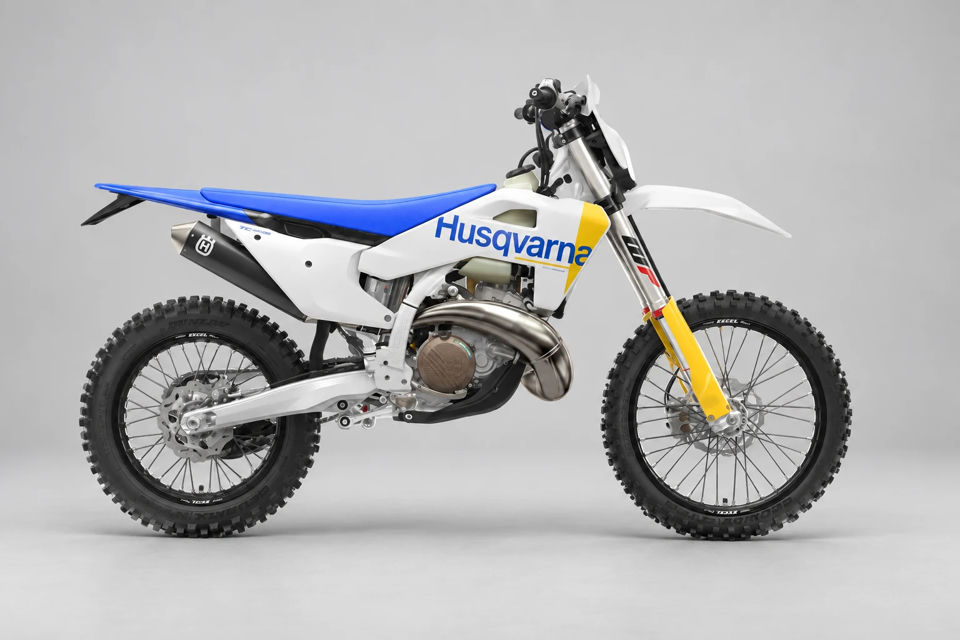 2027 Husqvarna TE 300 photo 1