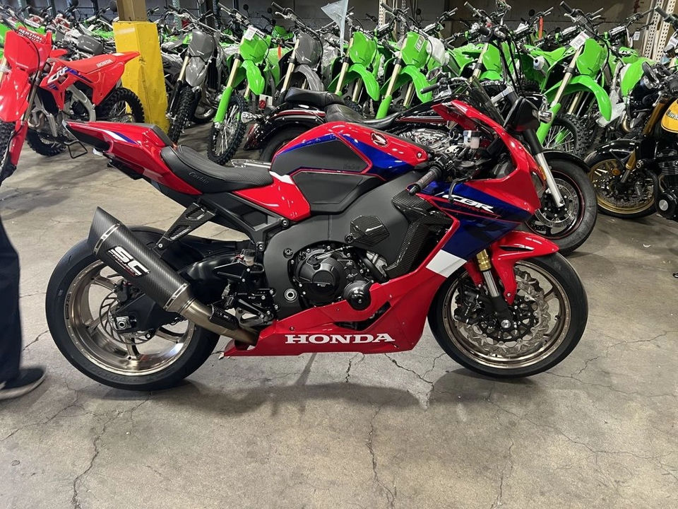 2022 Honda CBR1000RR photo 1
