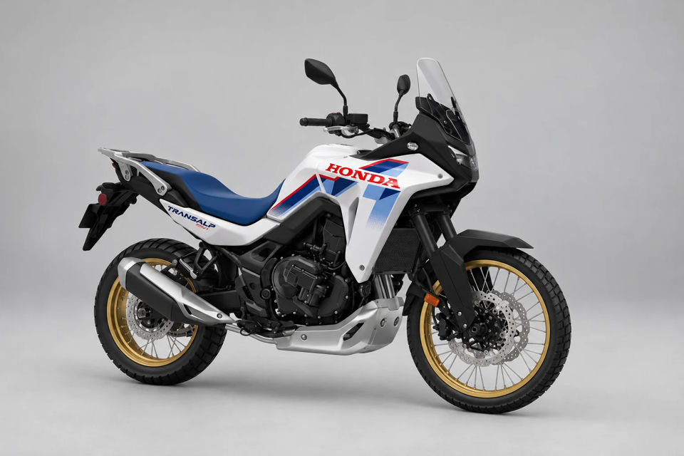 2026 Honda Transalp E-Clutch photo 1