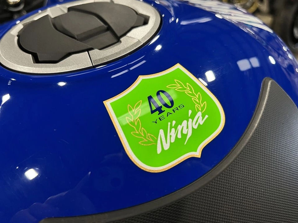 2024 Kawasaki Ninja® ZX™-10R 40TH ANNIVERSARY photo 6
