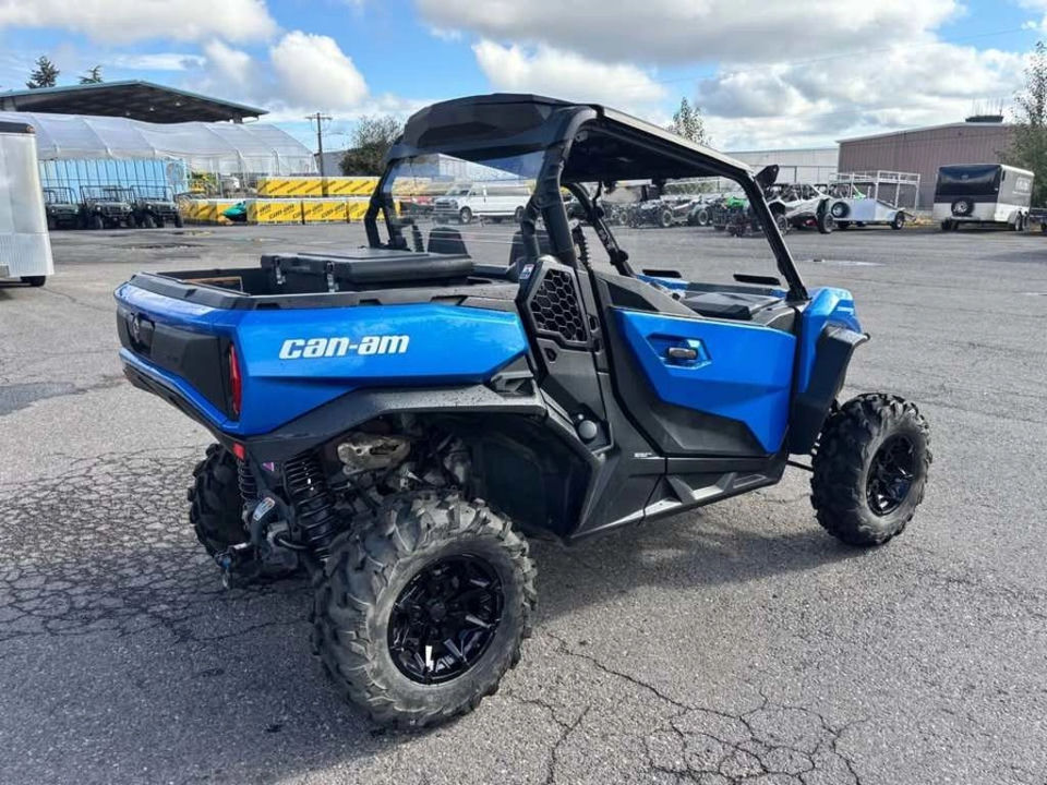 2023 Can-Am Commander XT 700 photo 4