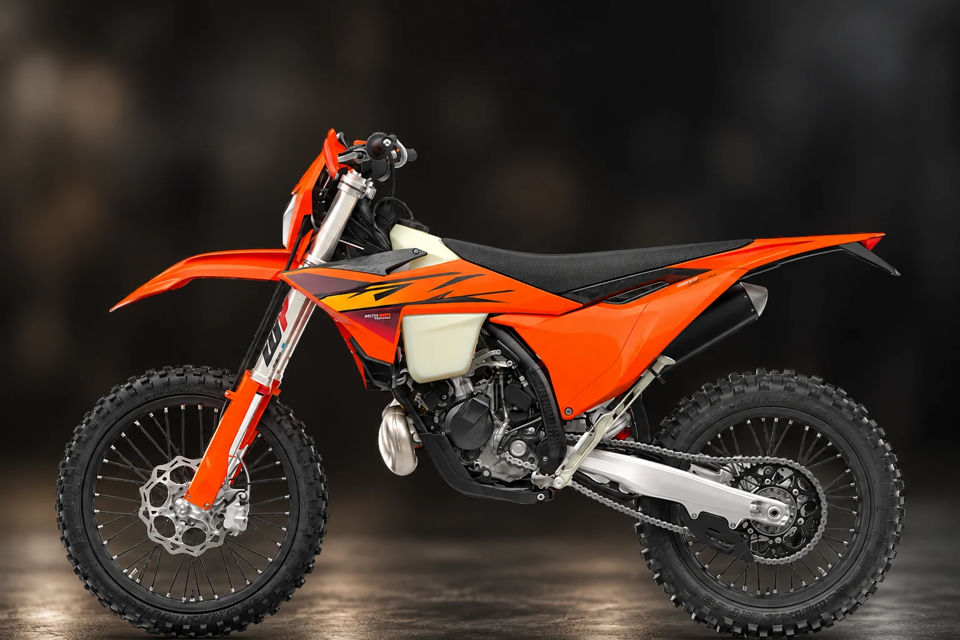 2026 KTM 150 XC-W photo 2