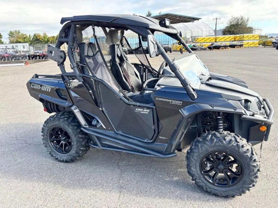 2018 Can-Am Commander™ LIMITED 1000R photo 1
