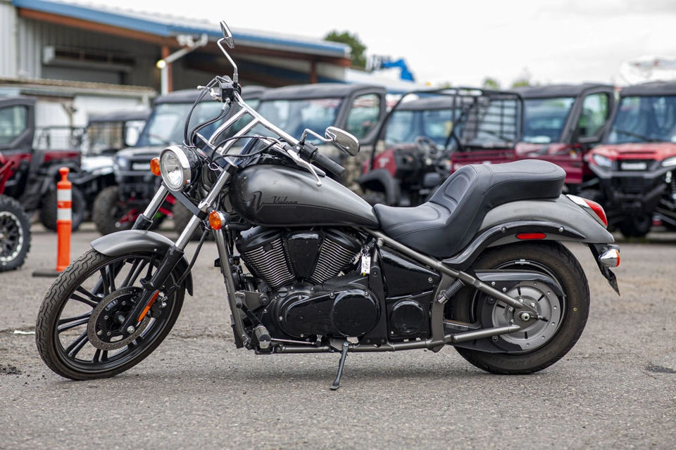 2024 Kawasaki Vulcan® 900 Classic Custom photo 10