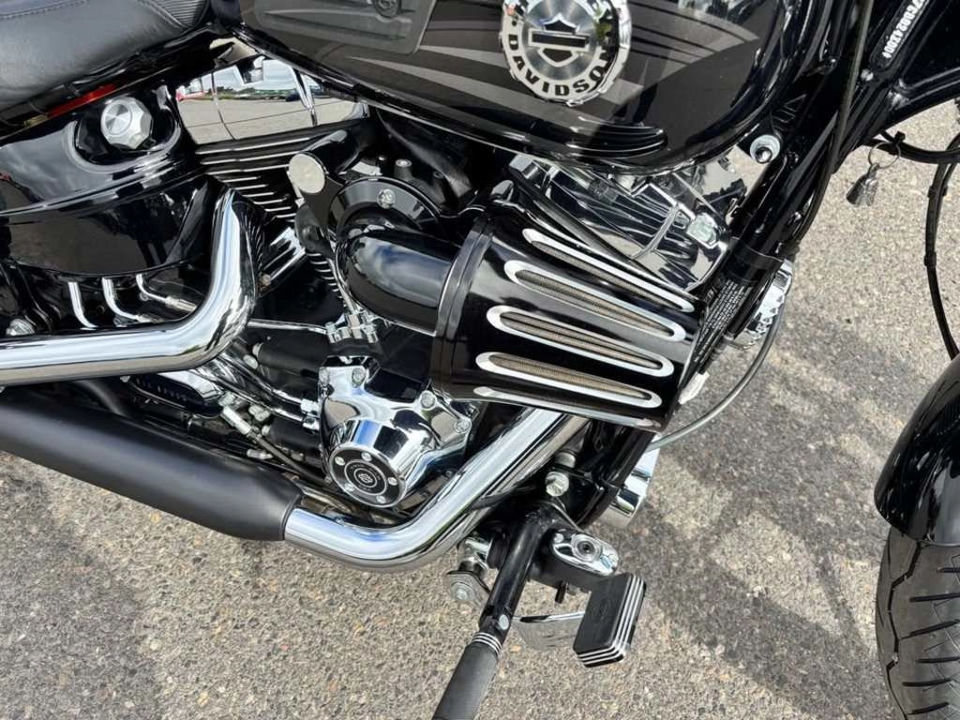 2016 Harley-Davidson FXSB - Softail® Breakout® photo 3
