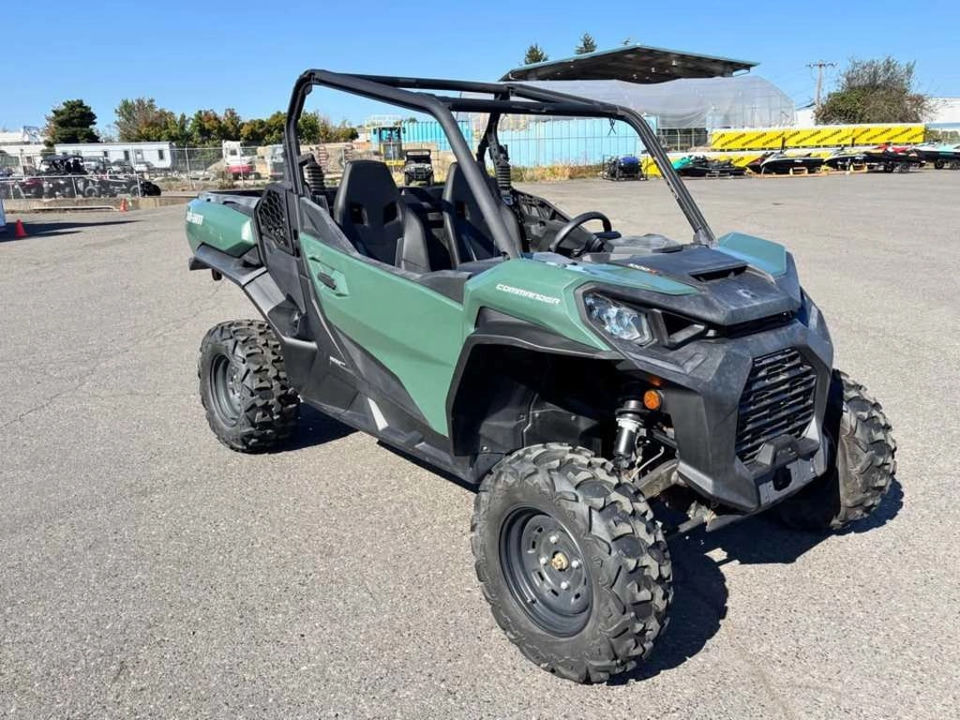 2021 Can-Am Commander DPS 1000R photo 2