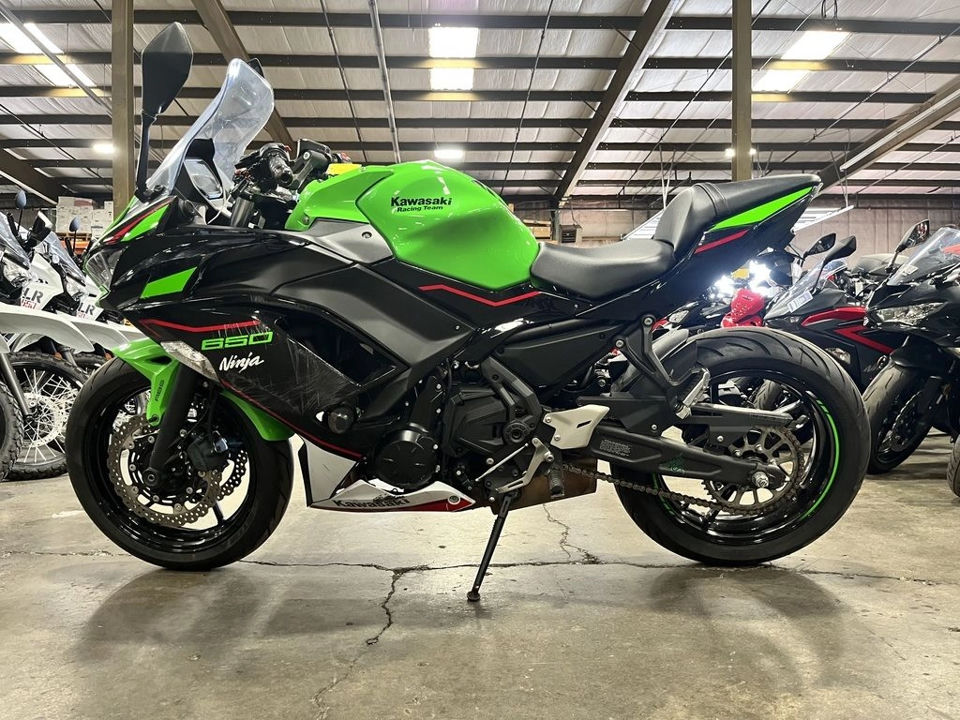 2022 Kawasaki Ninja® 650 ABS KRT Edition photo 2