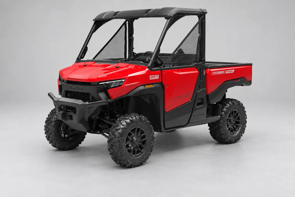 2026 Honda Pioneer 1000 Deluxe photo 1