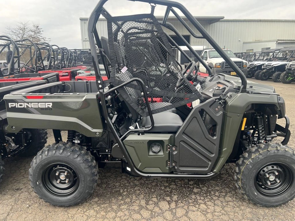 2026 Honda Pioneer 520 photo 1