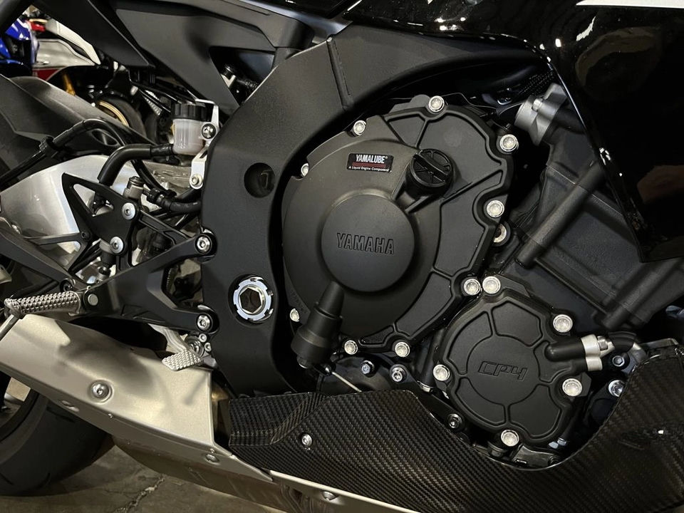 2024 Yamaha YZF-R1M photo 8