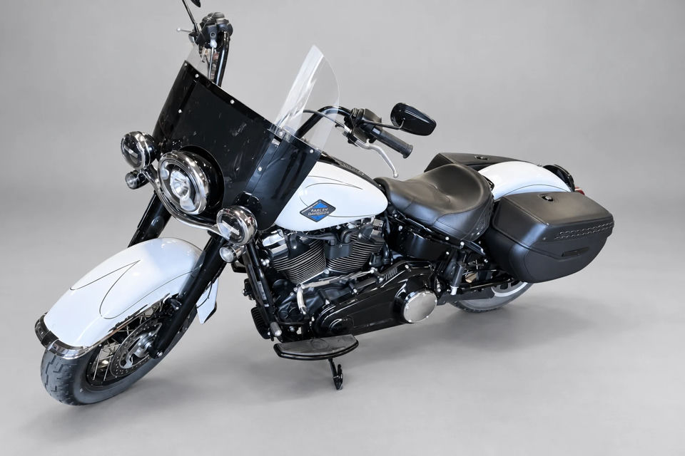 2025 Harley-Davidson FLHC - Heritage Classic photo 3