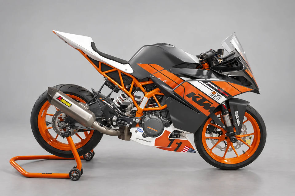 2015 KTM RC 390 Cup Race photo 1